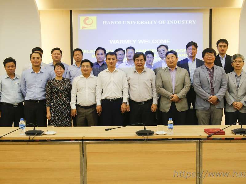 Hanoi University of Industry meets with Vietnam Industry Agency and Korea Institute for Advancement of Technology to discuss on establishing VITASK Center