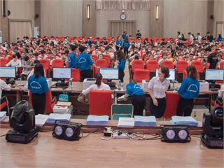 Hơn 3.000 thí sinh náo nức đến làm thủ tục xác nhận nhập học trong 02 ngày đầu tiên tại trường Đại học Công nghiệp Hà Nội