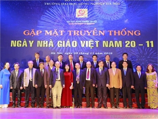 Meeting marks Vietnamese Teachers' Day