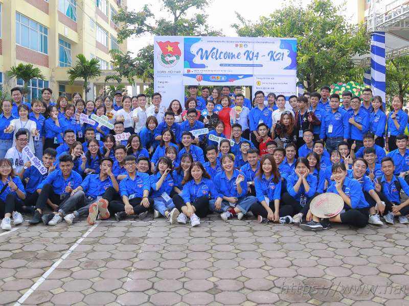 Tưng bừng ngày hội chào đón tân sinh viên Đại học Công nghiệp Hà Nội