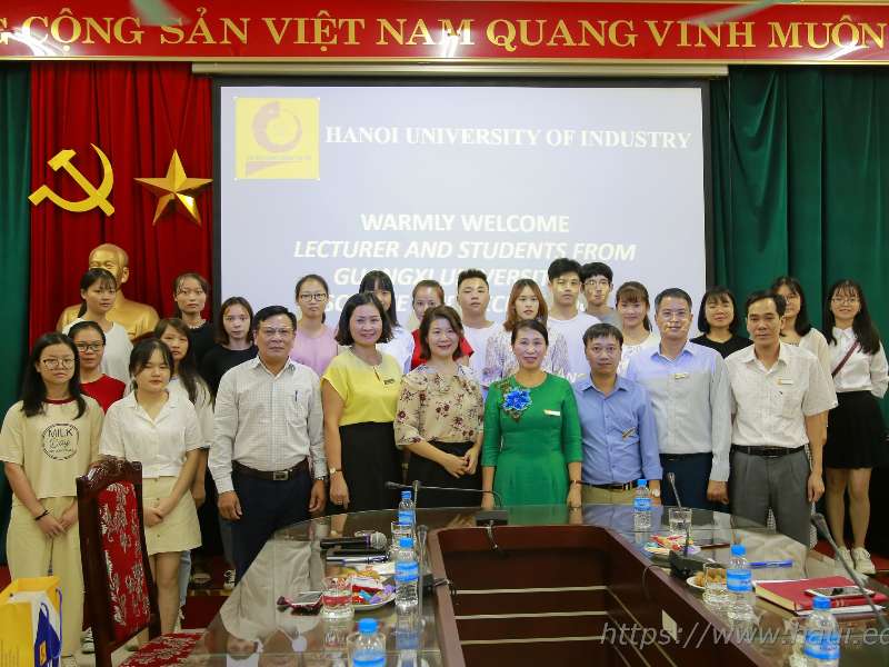 Sinh viên Trường Đại học Khoa học kỹ thuật Quảng Tây - Trung Quốc tham gia chương trình trao đổi sinh viên tại Đại học Công nghiệp Hà Nội