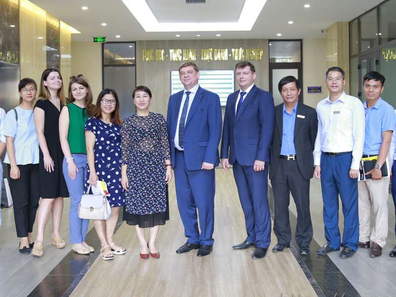 Hanoi University of Industry seeks cooperation opportunities with Russian Universities