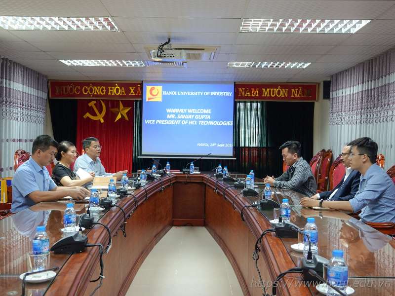 Job opportunities for IT students at HCL Technologies, India