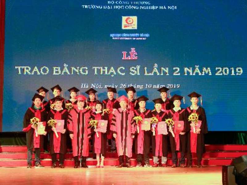 127 tân Thạc sĩ nhận bằng tốt nghiệp đợt 2 năm 2019