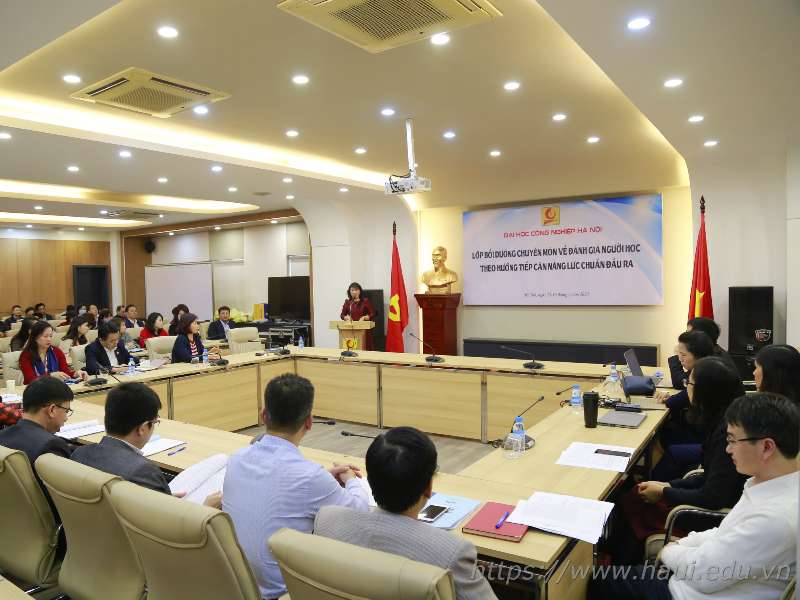 Đại học Công nghiệp Hà Nội tổ chức bồi dưỡng chuyên môn về công tác khảo thí cho cán bộ, giảng viên