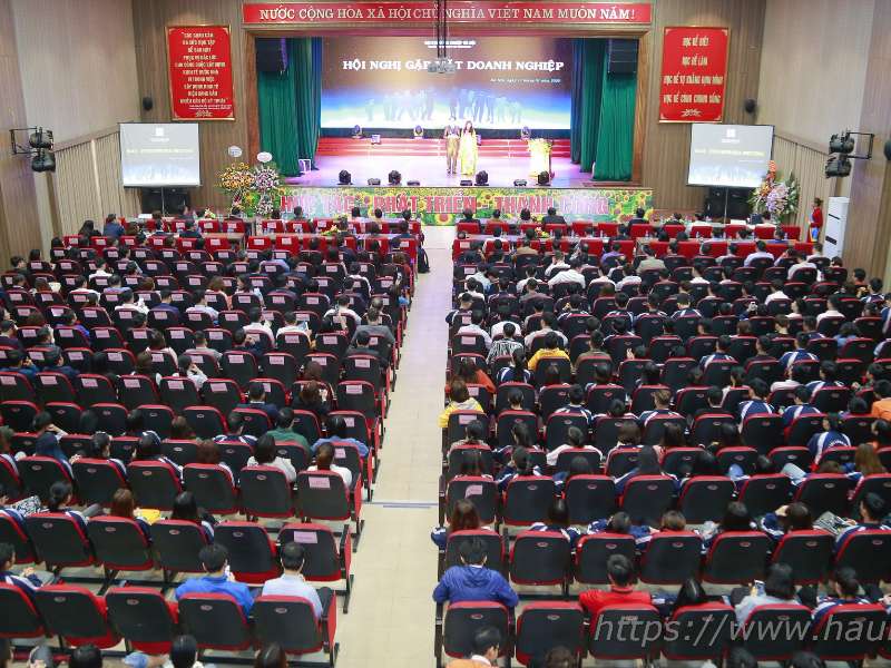 Hanoi University of Industry hosts a conference to meet more than 100 enterprises