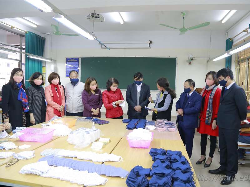 30,000 masks will be produced and distributed free of charge to HaUI staffs and students