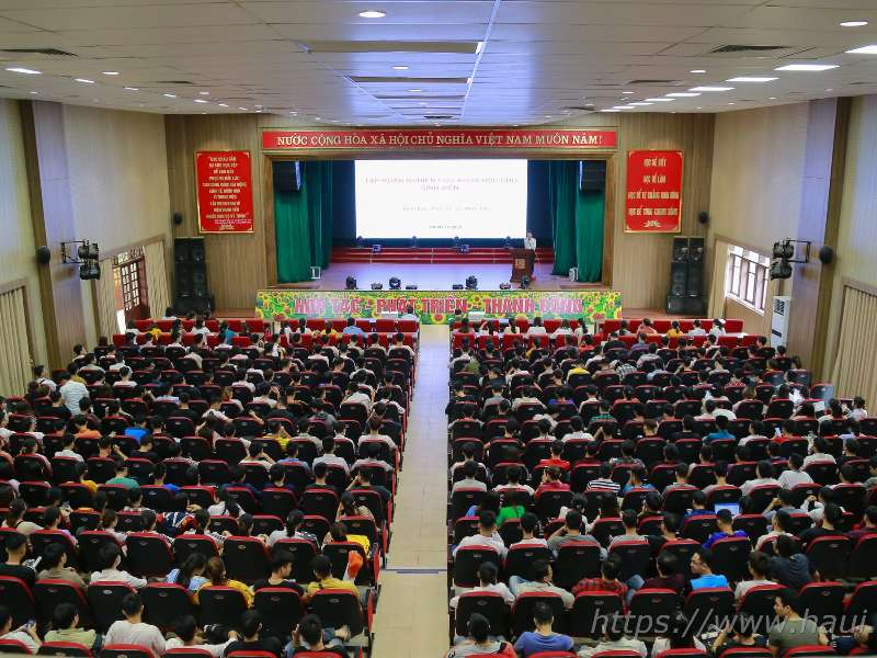 Scientific research training course for HaUI students