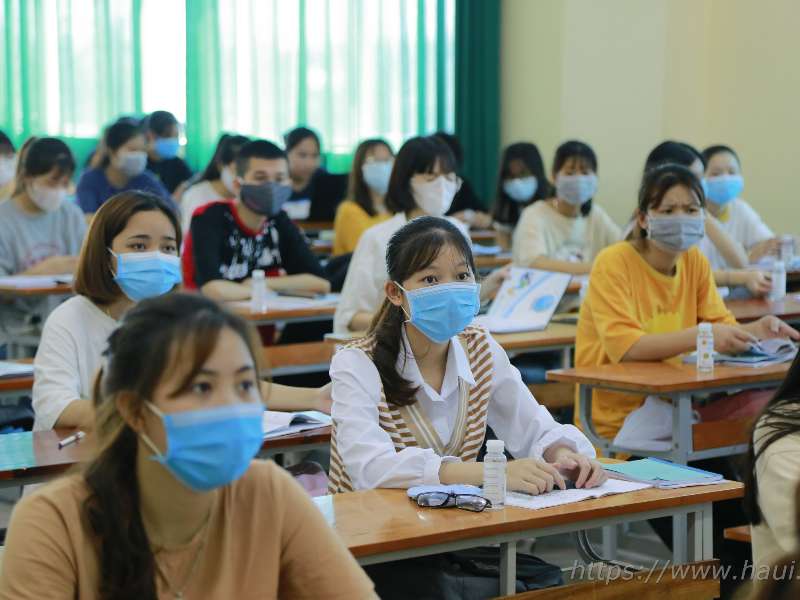 HaUI students back to university after COVID-19 break