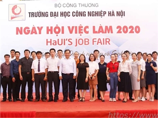 2.000 jobs for students at HaUI Job Fair 2020