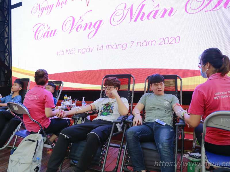 Voluntary Blood Donation Day 2020 at HaUI