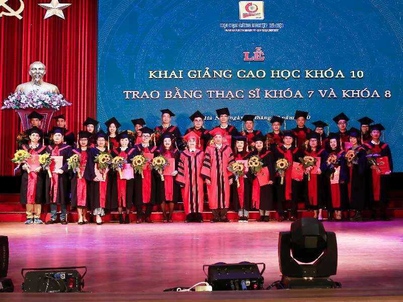 Lễ khai giảng và trao bằng tốt nghiệp Thạc sĩ