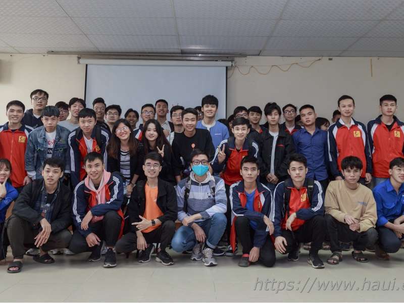 Nearly 600 internships and employment opportunities for IT students