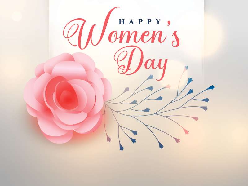 Hiệu trưởng chúc mừng nhân ngày Quốc tế Phụ nữ 8/3