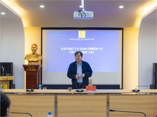 Meeting and assigning tasks to academic advisors