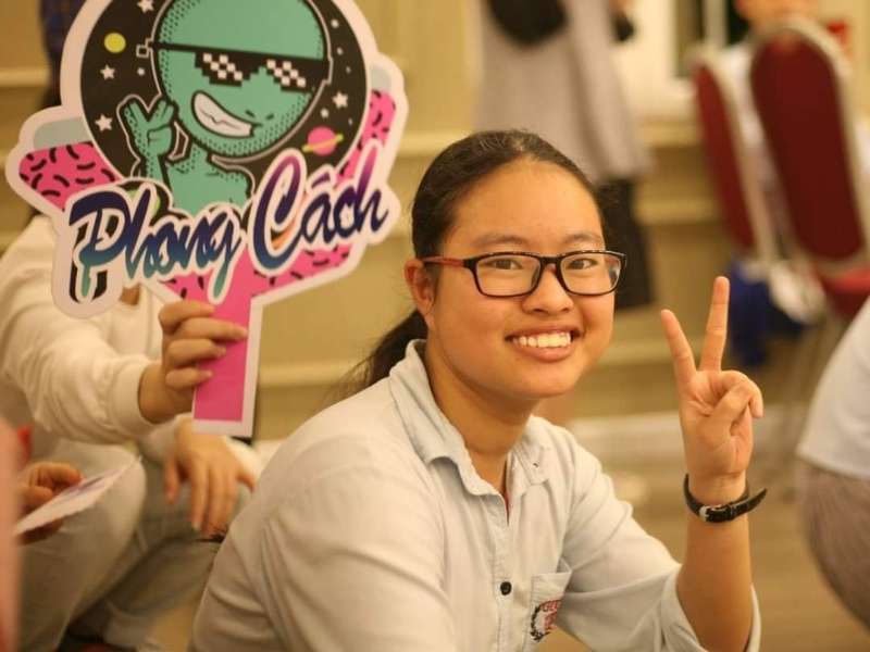 5 HaUI students received the “Lighting up your future” Scholarship in 2021