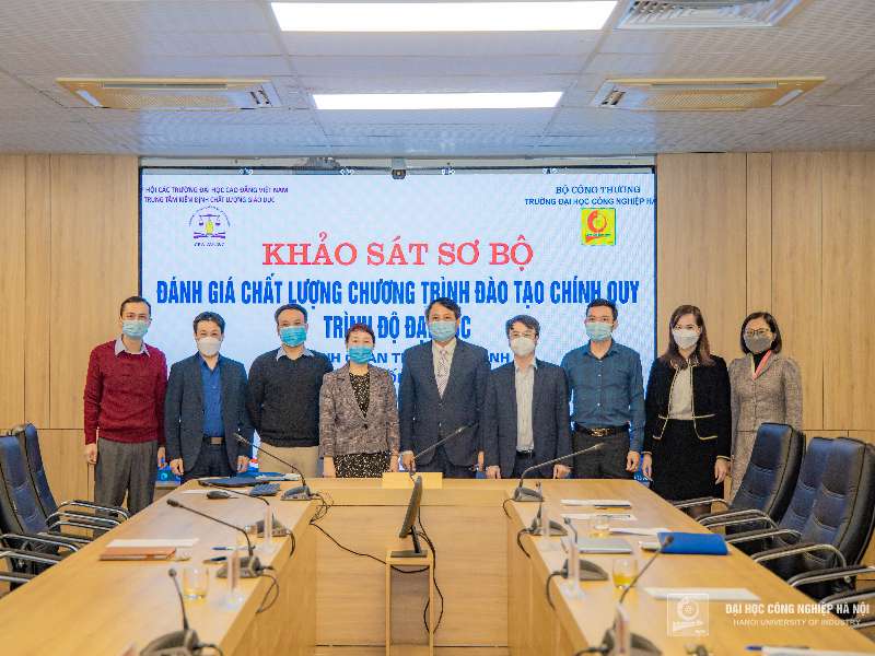 Khảo sát phục vụ đánh giá ngoài chương trình đào tạo 03 ngành: Quản trị kinh doanh, Hệ thống thông tin và Ngôn ngữ Trung Quốc