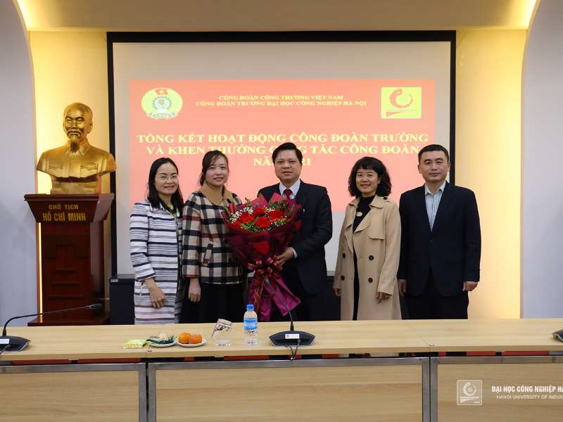 Review Conference of HaUI Trade Union of 2021 and planning for 2022