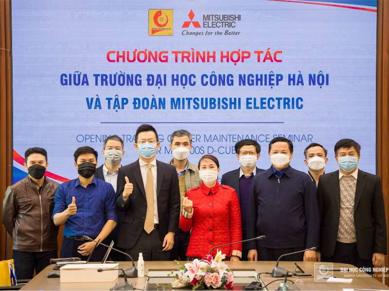 Mitsubishi Electric Vietnam handed over wire-cut EDM to HaUI