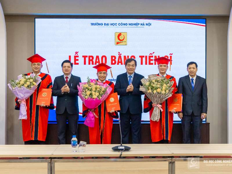 HaUI to award for Doctoral Degrees and Certificates of Merit from the Ministry of Industry and Trade to collectives and individuals with outstanding achievements in Science and Technology