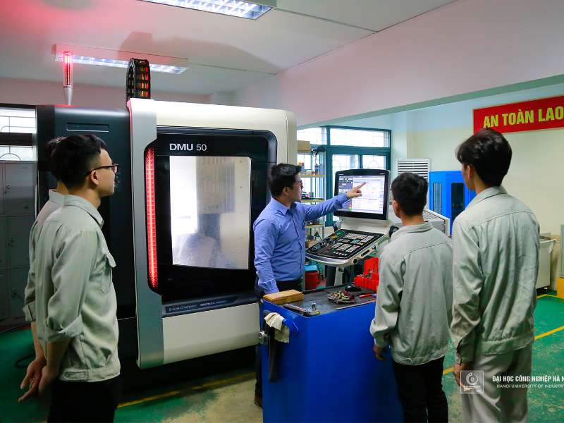 Trường Đại học Công nghiệp Hà Nội: Hình thành hệ sinh thái số