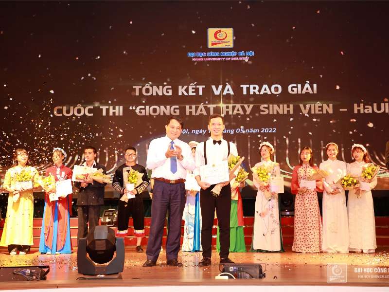 Impressions from the 2021 HaUI Student Singing Contest final night