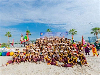 Imprint of Ha Long - The return of students of Faculty of Tourism, School of Languages and Tourism