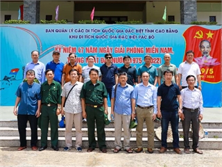 Hội Cựu chiến binh Trường Đại học Công nghiệp Hà Nội thăm lại chiến trường xưa