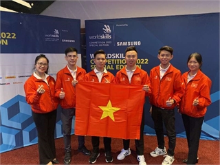 2 Students of the Faculty of Mechanical Engineering, Hanoi University of Industry won Silver Medals at the World Skills Competition 2022