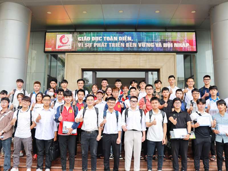 Closing ceremony and awarding certificates to 55 students of the Korean VITASK Project training course