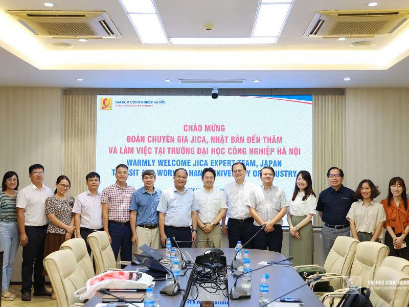The delegation of Japanese experts paid a working visit to Hanoi University of Industry