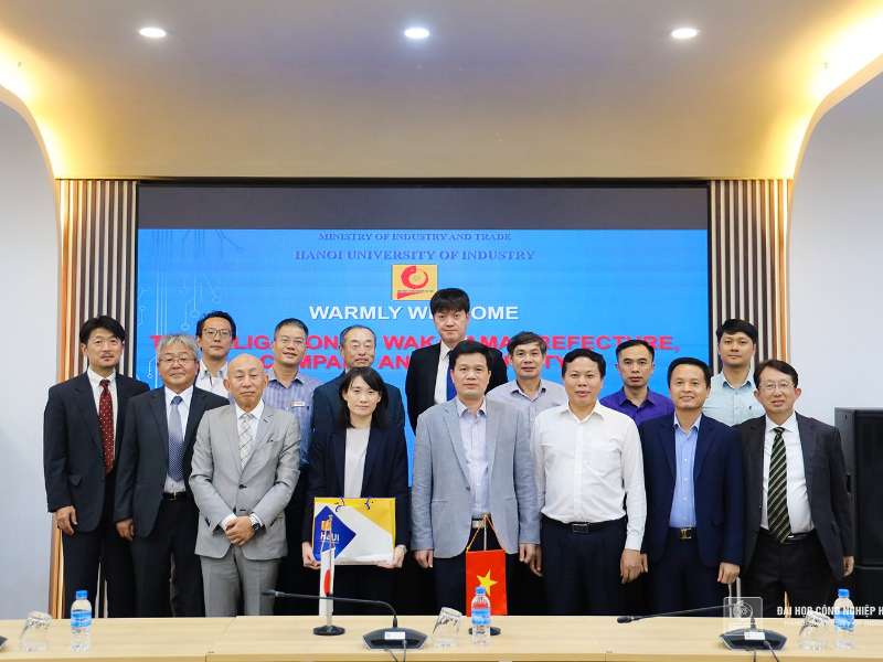 Hanoi University of Industry establishes cooperative relationship with Wakayama province, Japan
