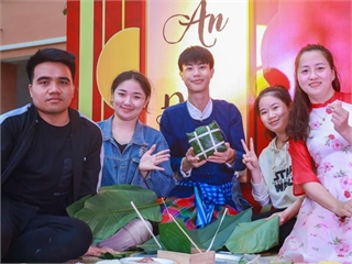 Spring reunion 2023: An opportunity for international students to experience Vietnamese Tet culture