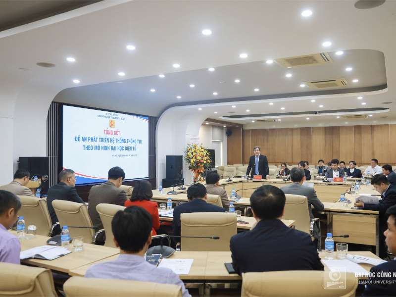 Review conference of IT management system project according to the e-university model