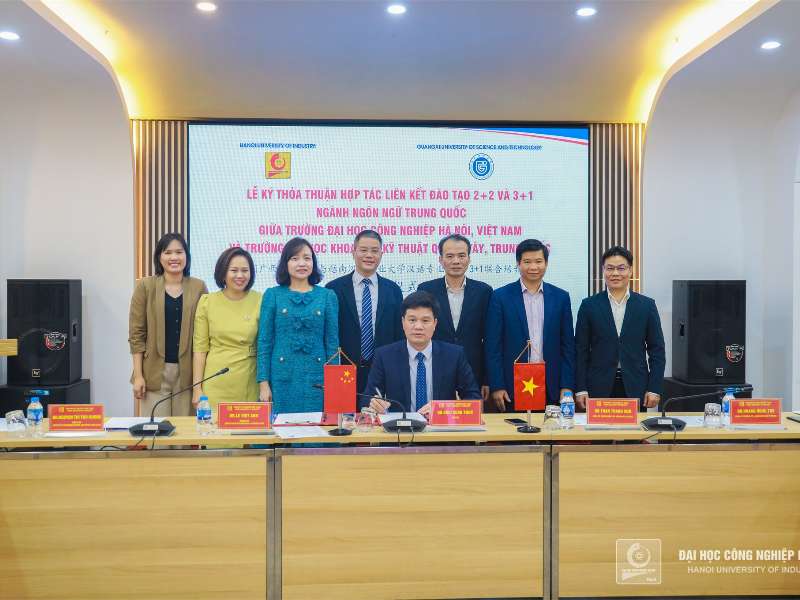 Hanoi University of Industry and Guangxi University of Science and Technology, China signed a cooperation agreement on training