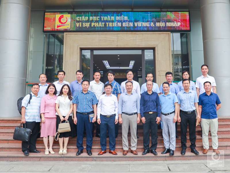 HaUI - UHL promotes digital transformation toward building a smart-university