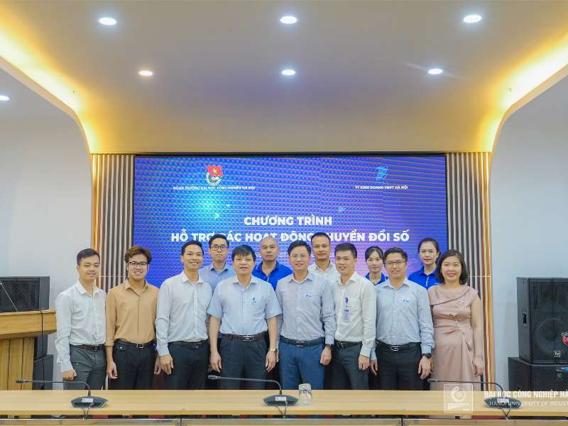 VNPT accompanies Hanoi University of Industry in digital transformation activities