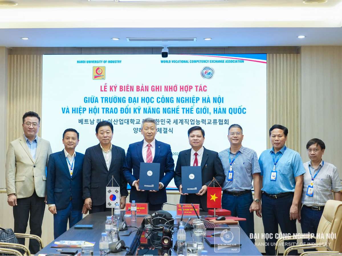 MoU signing ceremony between Hanoi University of Industry and the World Vocational Competency Exchange Association, South Korea (WVCEA)