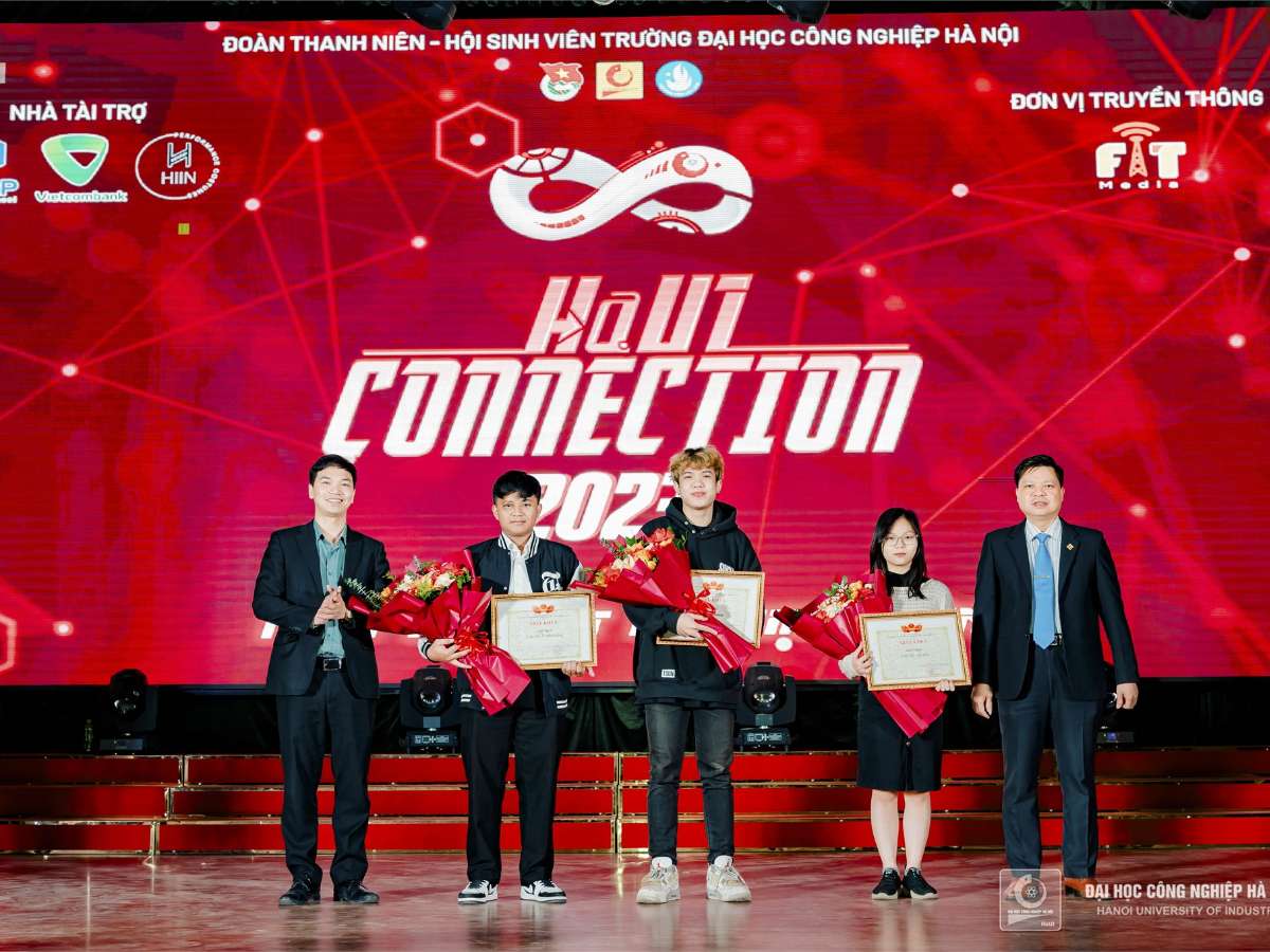 Freshmen of Hanoi University of Industry wholeheartedly engage in HaUI CONNECTION 2023