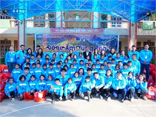 HaUI Youth brought "Warm Winter in the Highlands" to Yen Bai Province