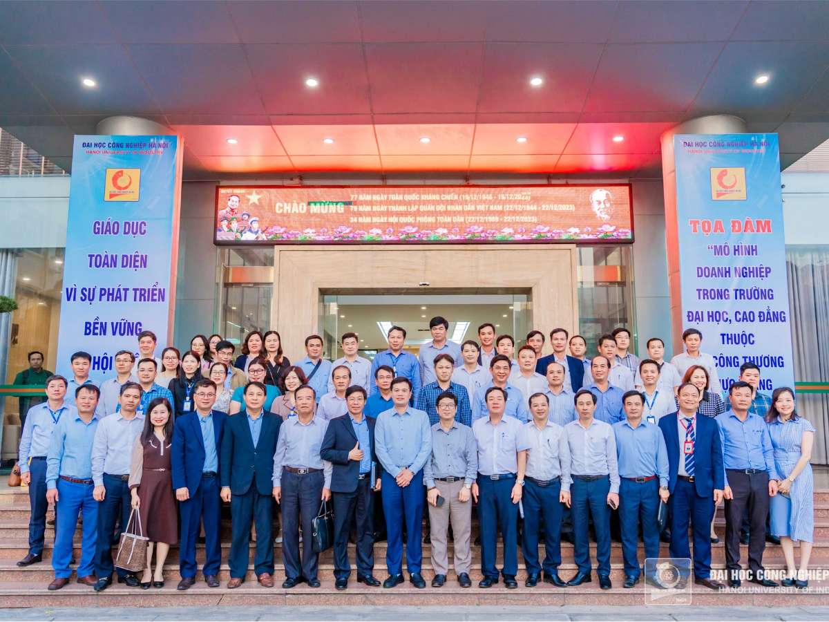 Seminar on “Developing enterprises in universities and colleges under the Ministry of Industry and Trade - Current Situation and Solutions”