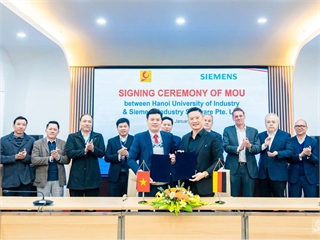 HaUI and Siemens Forge Partnership: Signing of MOU to Develop Digital Laboratory