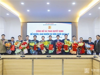 Ceremony of Conferring Decisions on Appointment of Administrative Officials and Appointment of Associate Professors