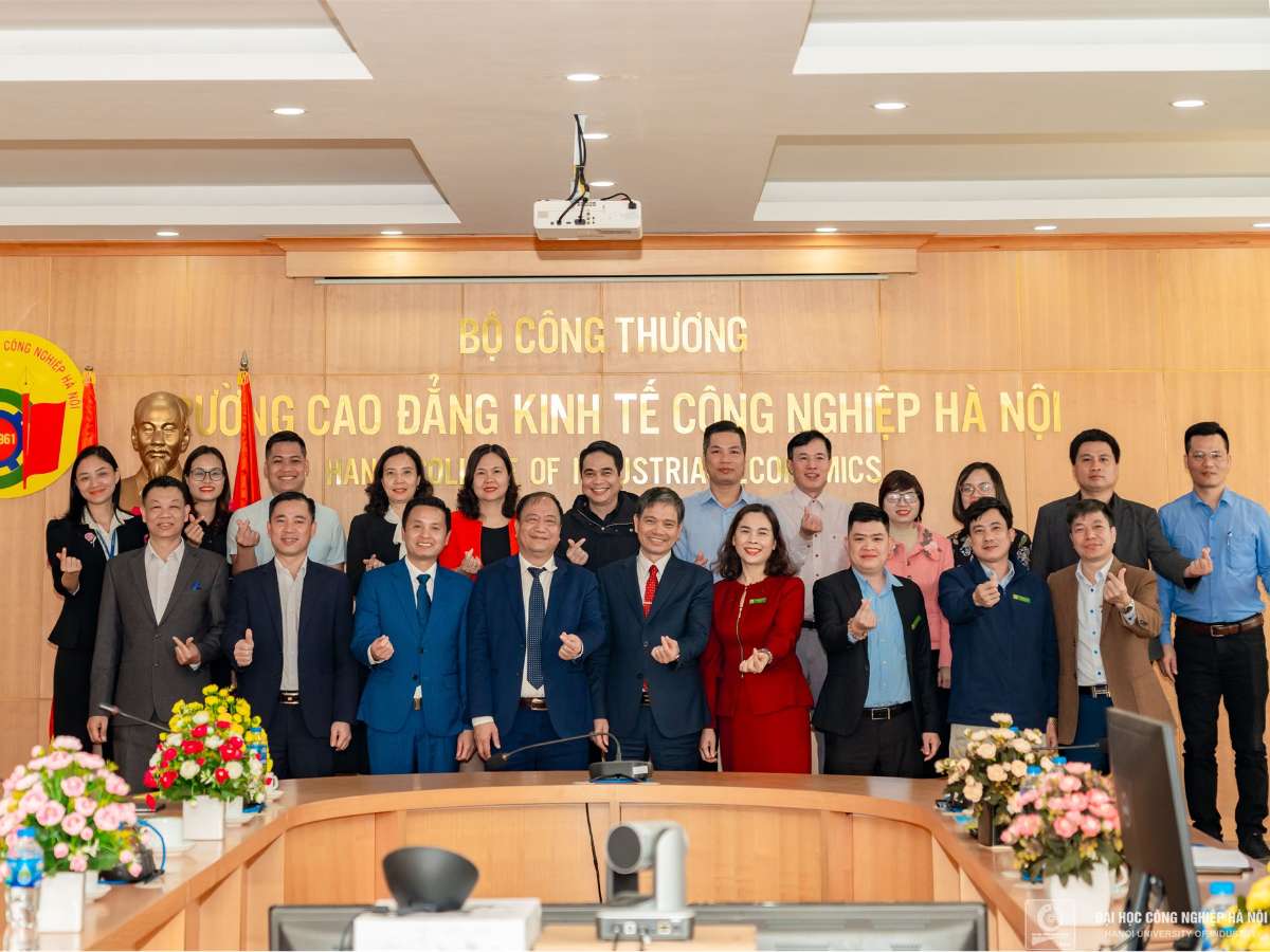 MoU signing ceremony between LETCO Company and Hanoi College Of Industrial Economics