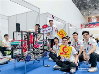 Cuộc thi “Sáng tạo Robot Việt Nam” cấp trường năm 2024