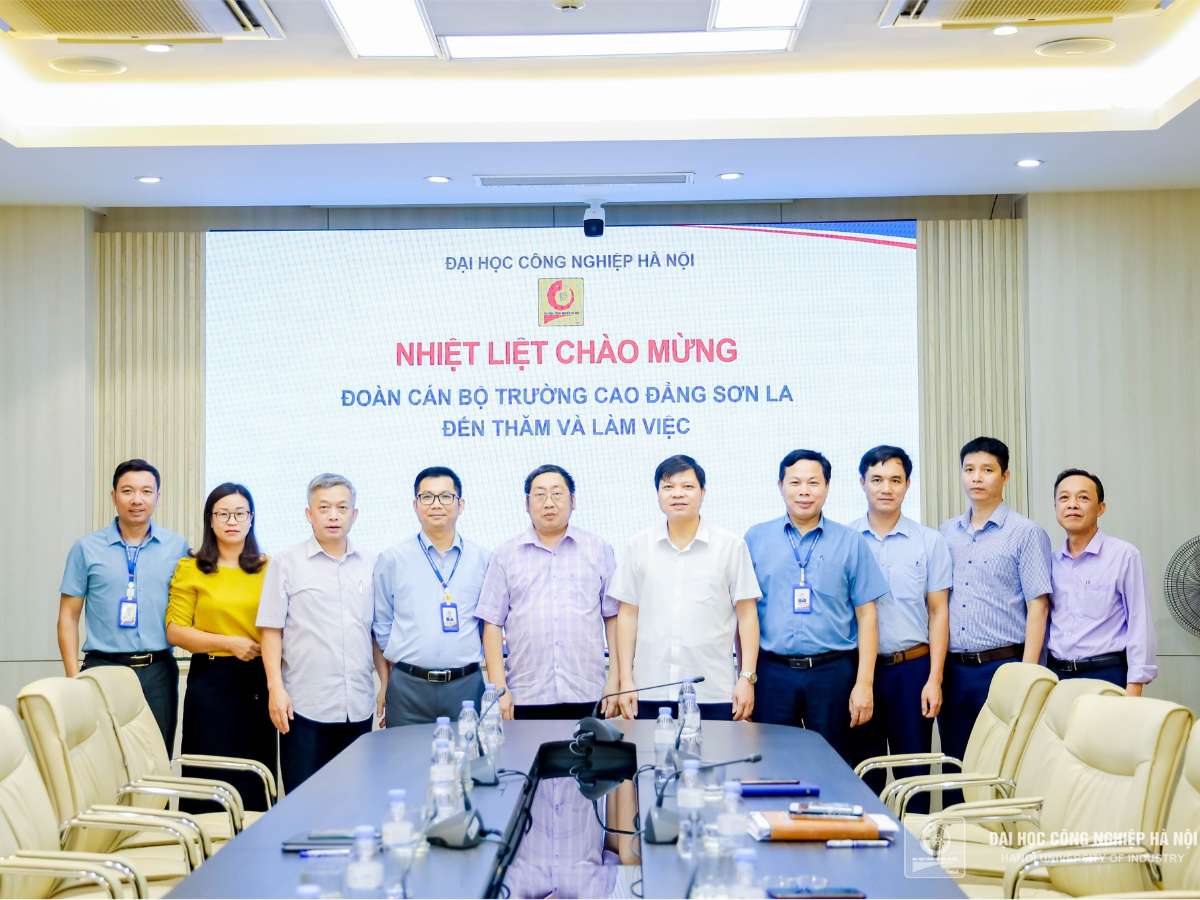 Sonla college paid a working visit to Hanoi University of Industry