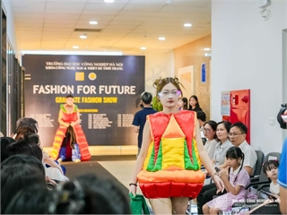 HaUI Students Dazzle at Graduation Fashion Show