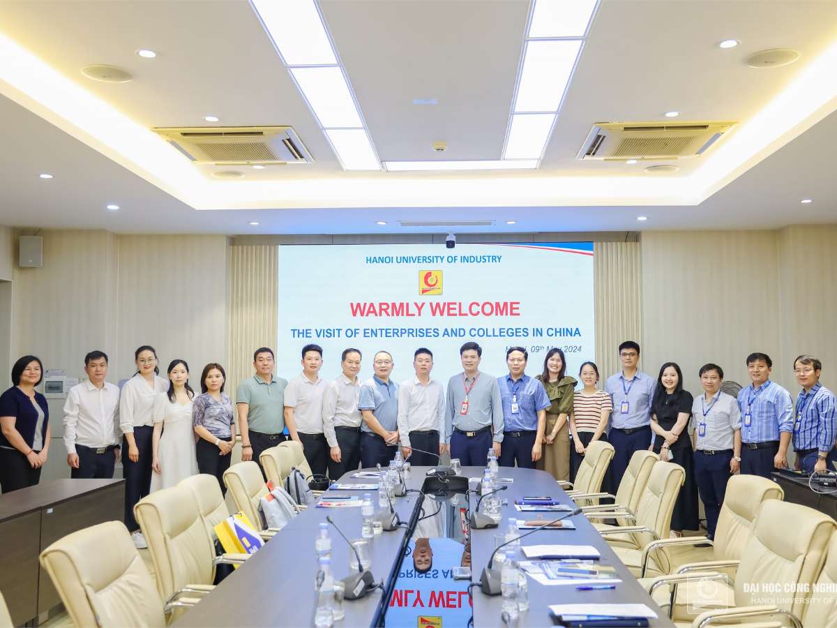 Enhancing the tripartite collaboration model: HaUI – Chinese Educational Institutions – Enterprises