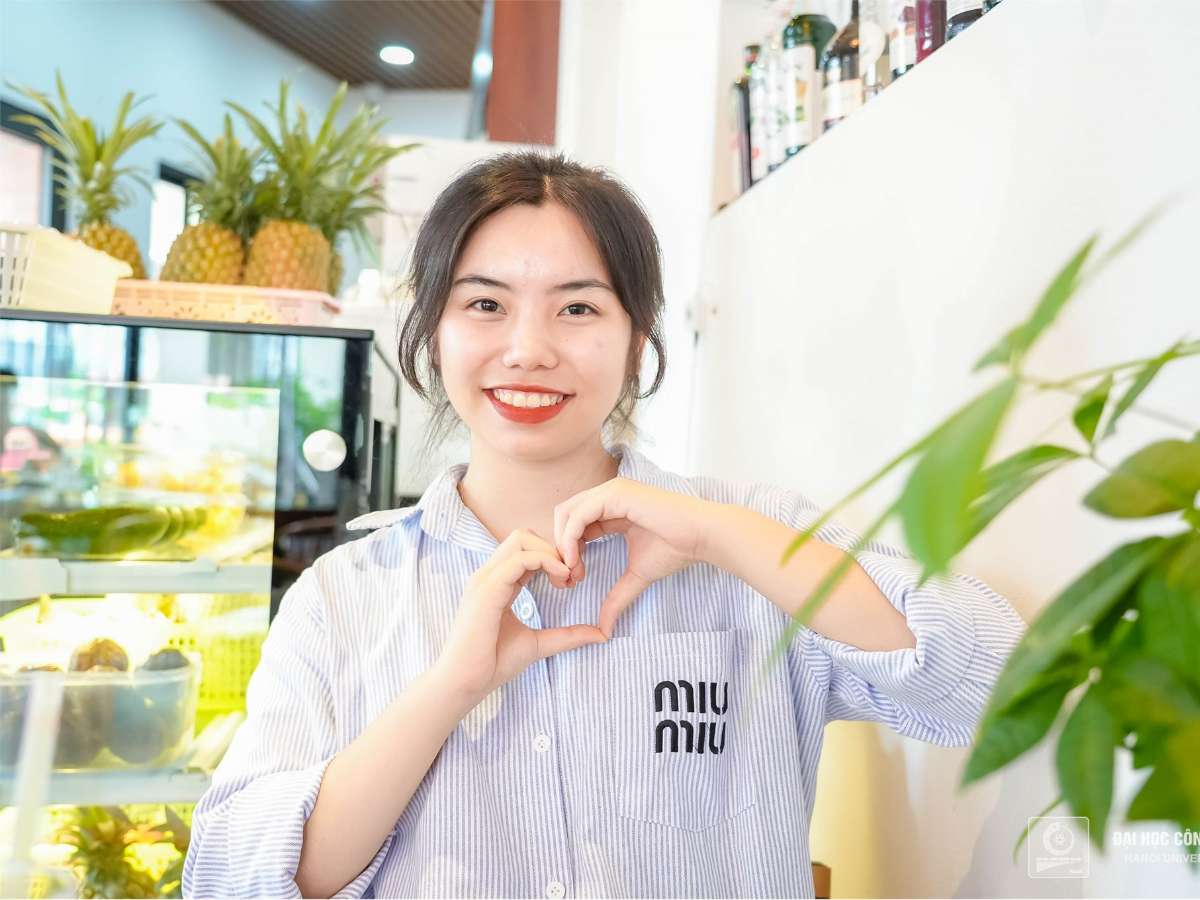 An excellent female student at School of Mechanical and Automotive Engineering, HaUI: A Rose in the Engineering field with aspirations to surpass herself