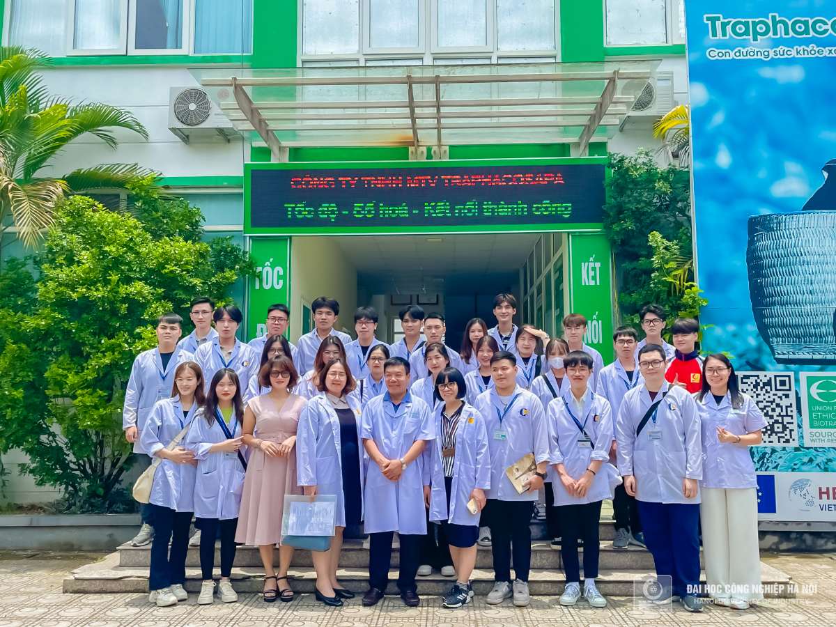 Pharmaceutical Chemistry: Enhancing Field Trips and Startup Activities for Students